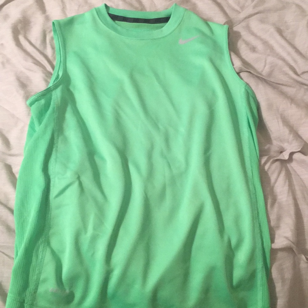Nike children’s dri fit large sleeveless shirt